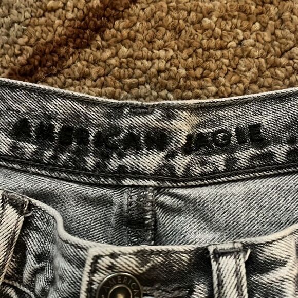 EUC AMERICAN EAGLE OUTFITTERS SIZE 4 MOM JEAN SHORT CUTOFFS DISTRESSED - Picture 6 of 12